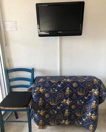 Apartment T1 Renecros 3 Etoiles A 2 Pas De Belle Bandol